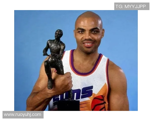 终身无冠却依然伟大的足球传奇球星是谁